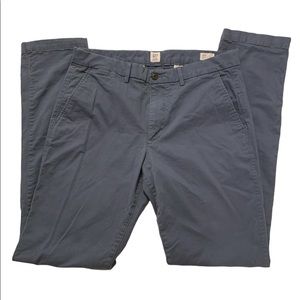 Gap Essential Khaki Slim